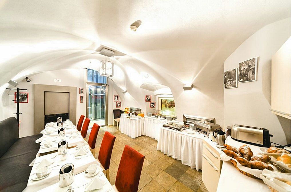 Hotel The Golden Wheel Praga
